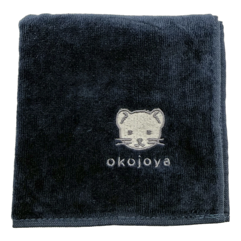 ネイビーのokojoyaロゴ刺繍ハンカチタオル。おこじょ（オコジョ）の顔とokojoyaのロゴをワンポイント刺繍